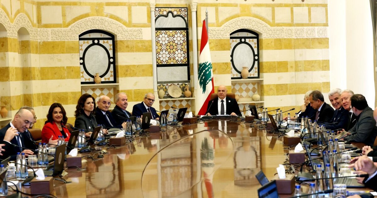 عون يدعو لتعزيز قدرات الجيش وضبط الحدود بعد خروق في الجنوب