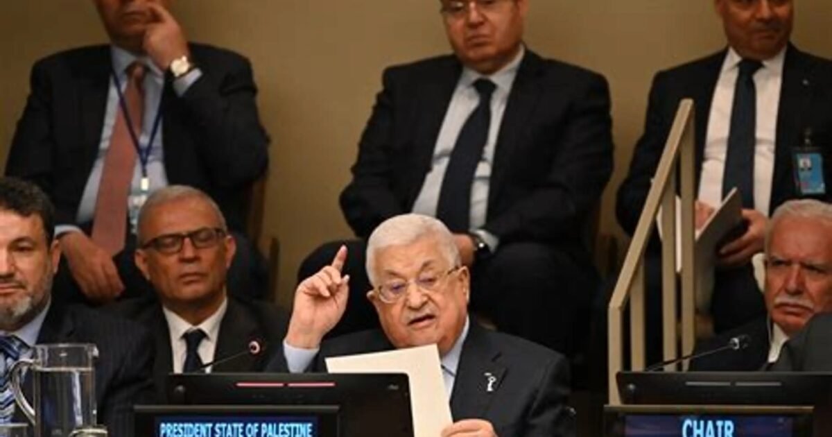 واشنطن: لا تخطط لتهجير الفلسطينيين من قطاع غزة، وفق هاكابي