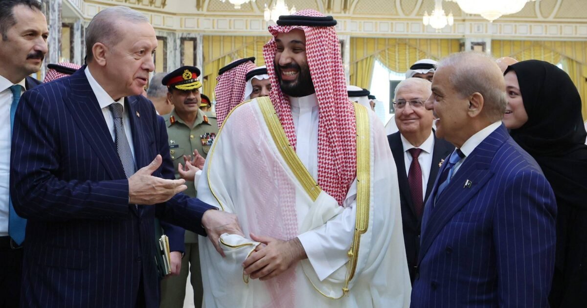 إسلام آباد تترك خيار التدخل في اتفاق مكة مفتوحاً وتدين هجمات الحوثيين - أرشيف غوغل وبينغ