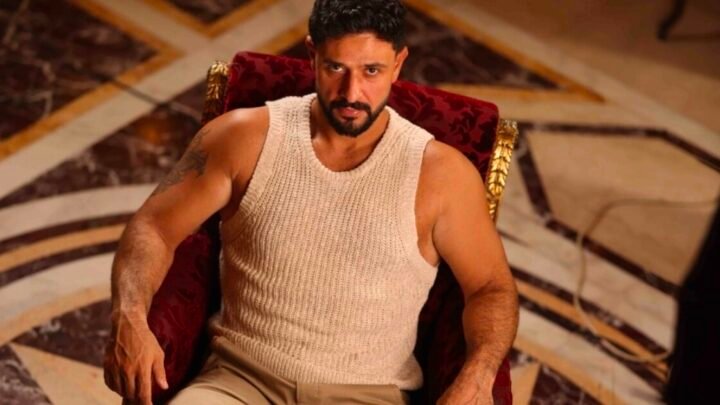 كليب «جمالك حطم أرقام» لكريم نور Karim Nour تدمج الرومانسية والخيال العلمي