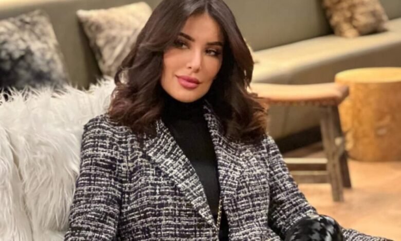 المؤثرة إيناس حراق: النفاق الإجتماعي أخذ يتمظهر بشكله الإلكتروني